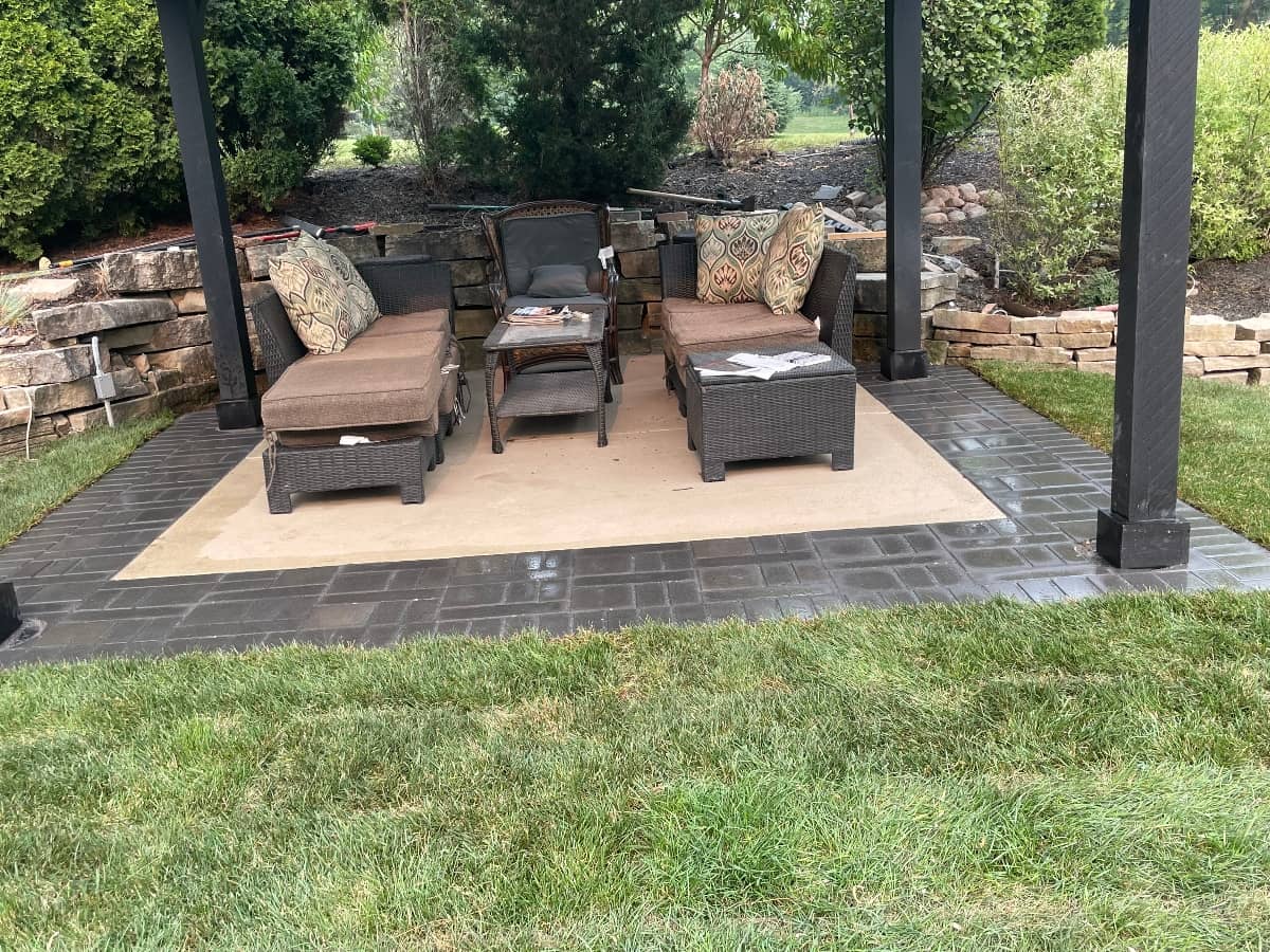 hardscaping square with yard decorations